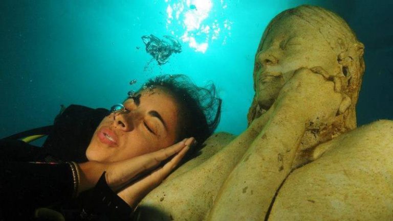 Scuba Diving Isla Mujeres. MUSA, Underwater Museum